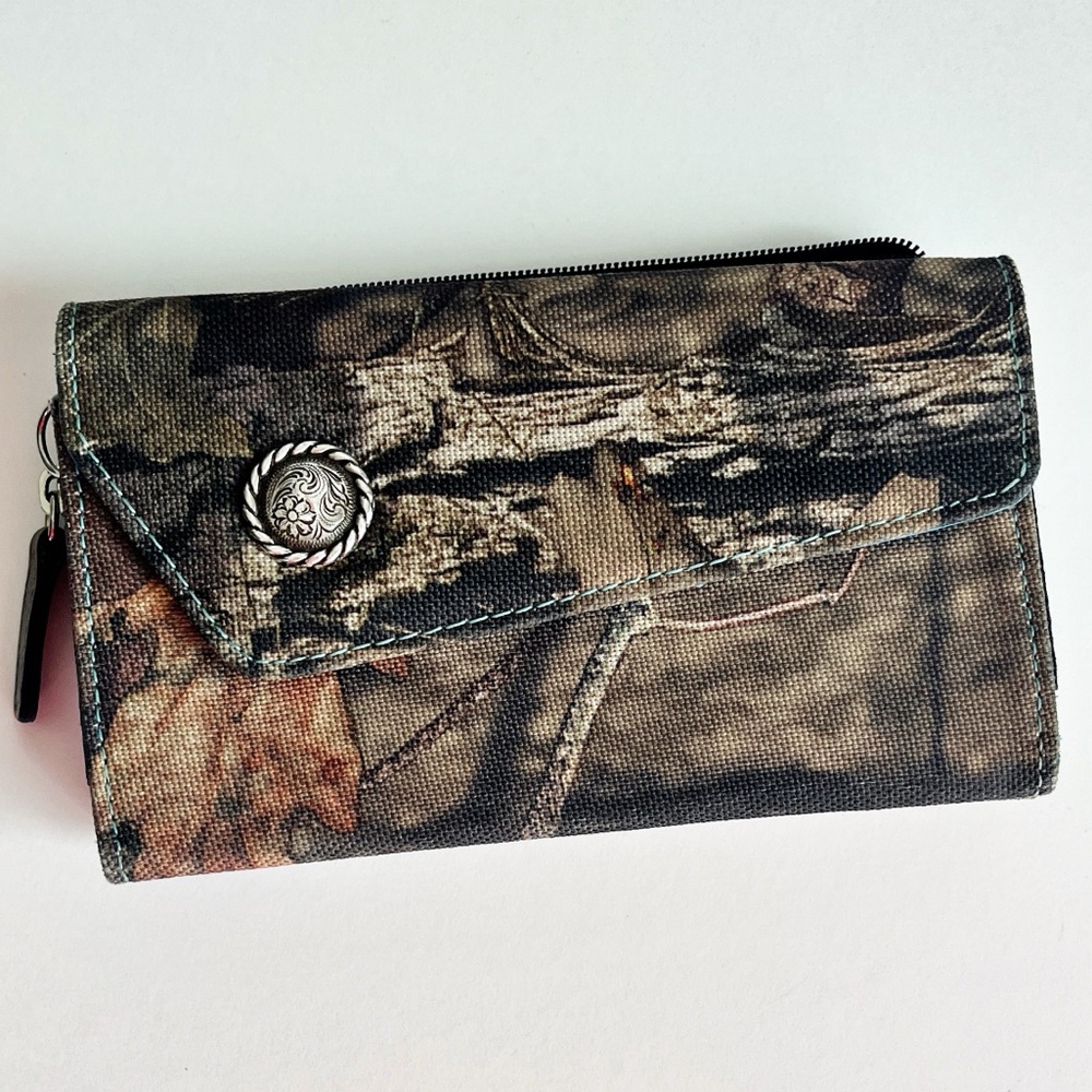Weber Wristlet Wallet Country Camo With Blue Trim, Zip And Snap Closure Women’s